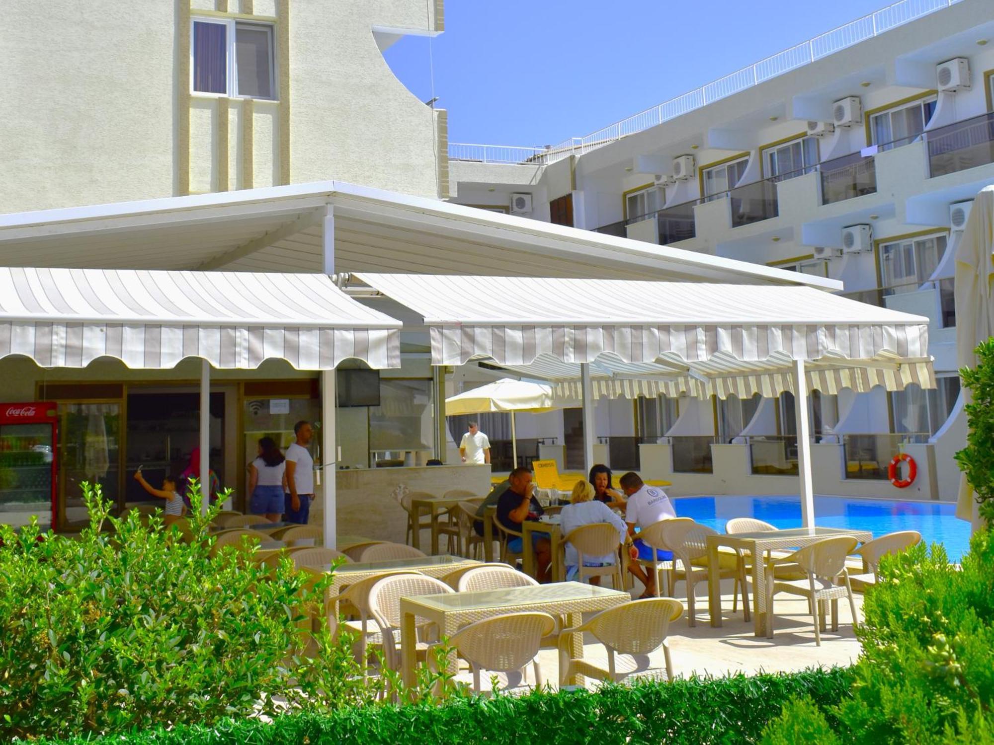 Mulka Hotel ไอวาลิค ภายนอก รูปภาพ