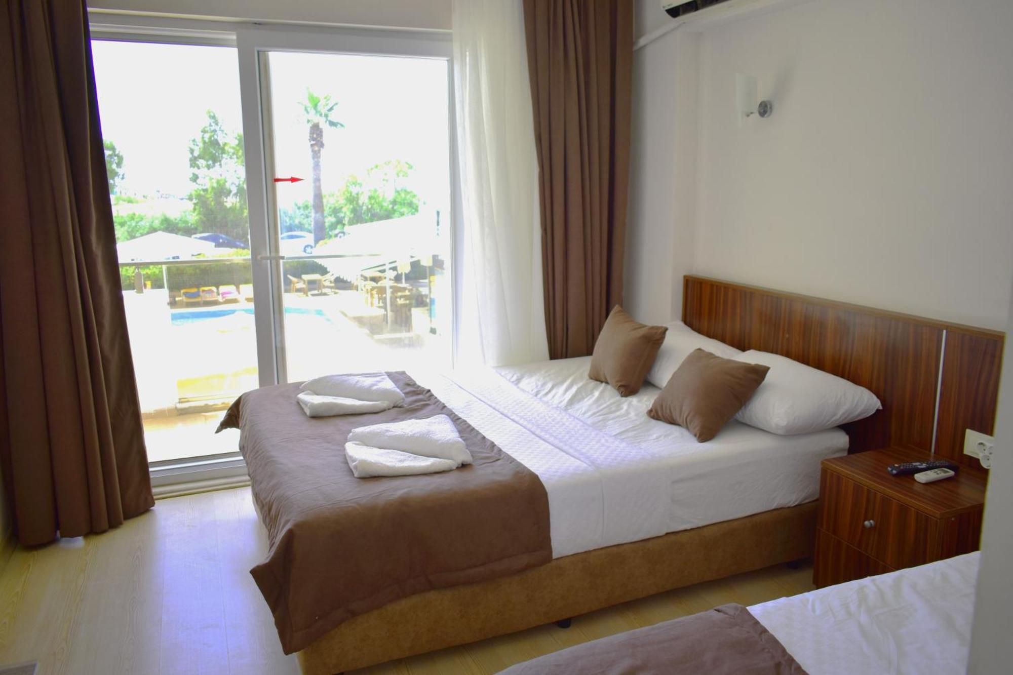 Mulka Hotel ไอวาลิค ภายนอก รูปภาพ