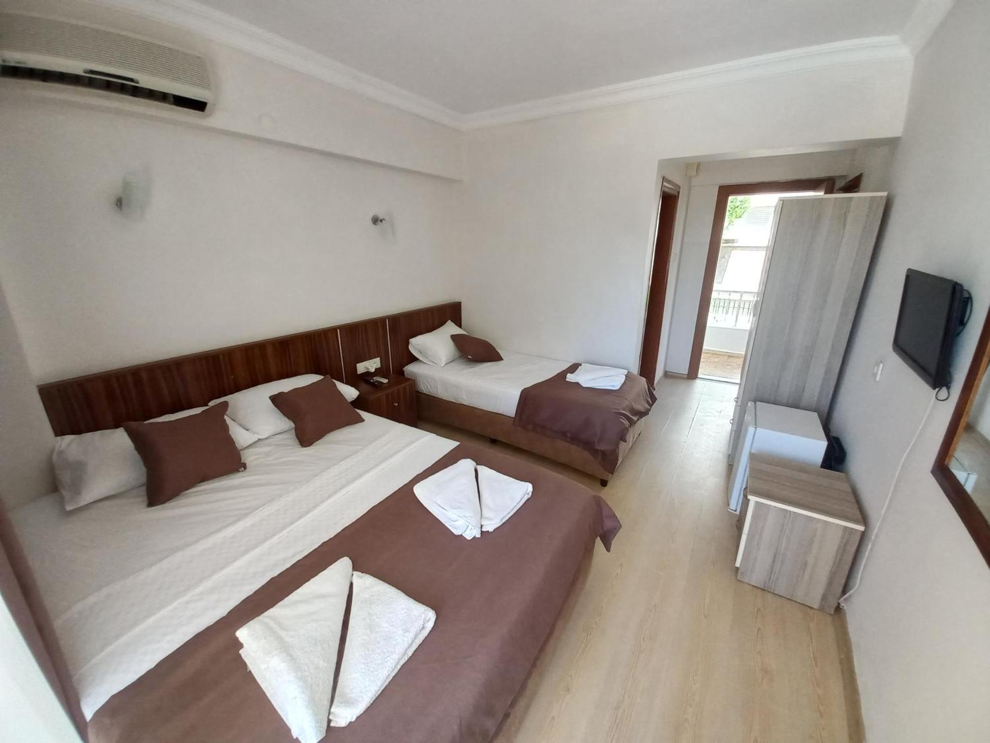 Mulka Hotel ไอวาลิค ภายนอก รูปภาพ