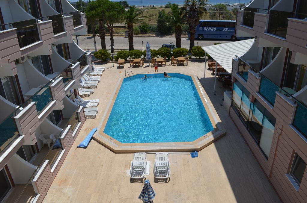 Mulka Hotel ไอวาลิค ภายนอก รูปภาพ